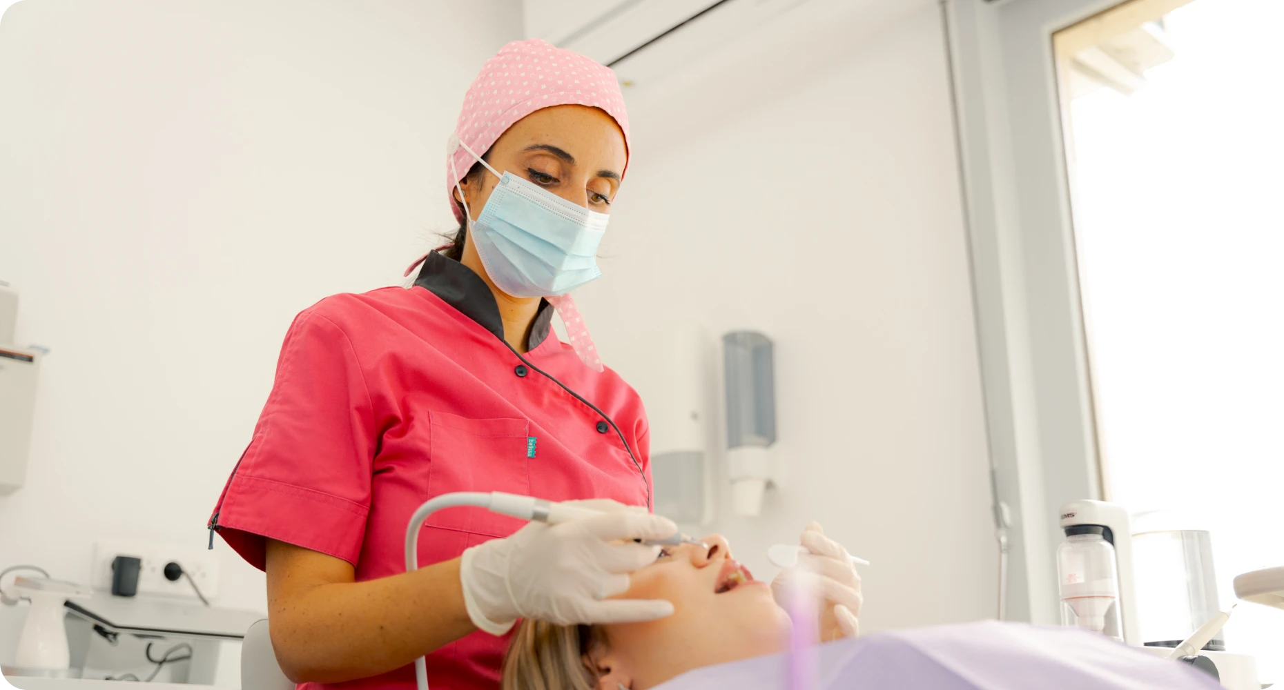 Docteur Sarah Serror au cabinet dentaire de Marolles en Hurepoix (91630)