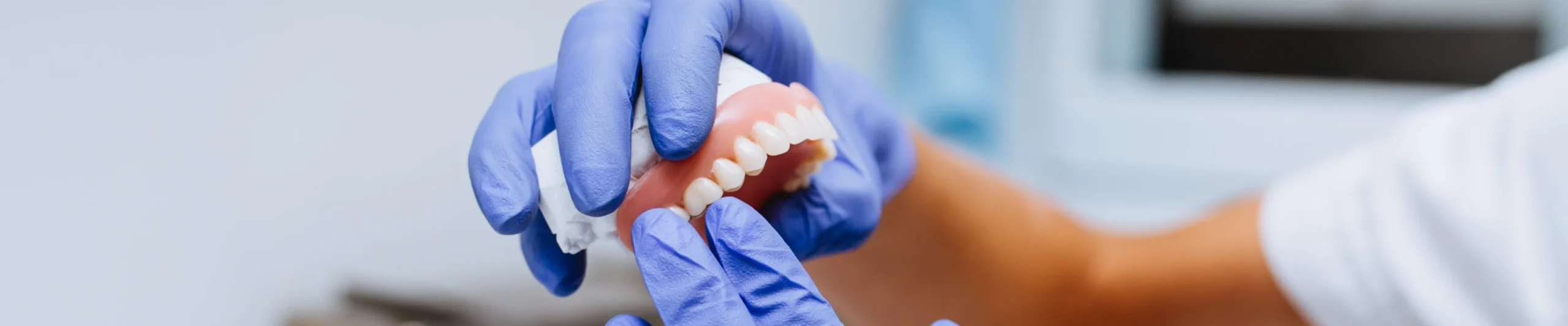 Prothèse dentaire près de Guibeville